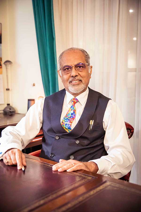 Dr Subrata Banerjea - Get clinical homoeopathy training from Dr Subrata at Allen College of Homoeopathy, the best homoeopathy school in the world