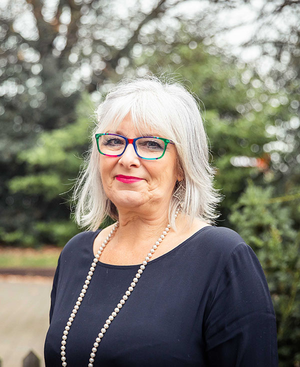 Janet witnessed the benefits of homoeopathic treatment. She encourages students to engage actively in homoeopathy lectures