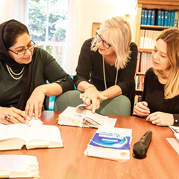 One of the best institutes of homoeopathy in UK | Participate in the Group sessions, and expand your homoeopathy knowledge